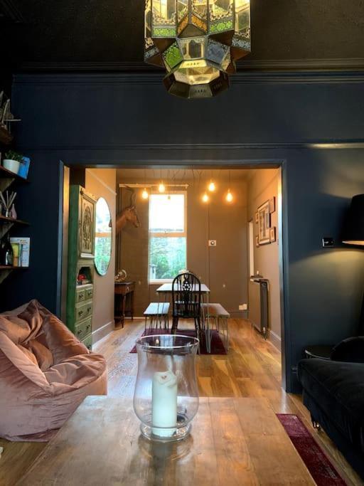 Chic Townhouse Near Tunnels Beaches Ilfracombe Exterior photo